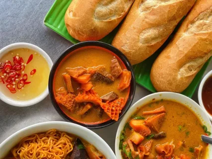 Bánh mì Phá Lấu Việt Nam