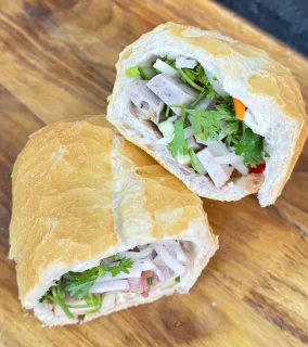 Bánh mì chả lụa