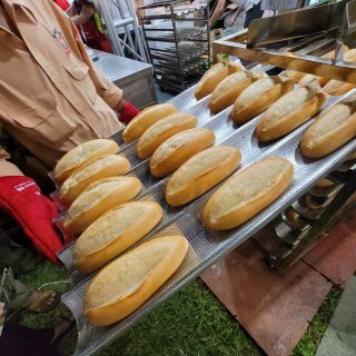 Bánh mì tươi Việt Nam