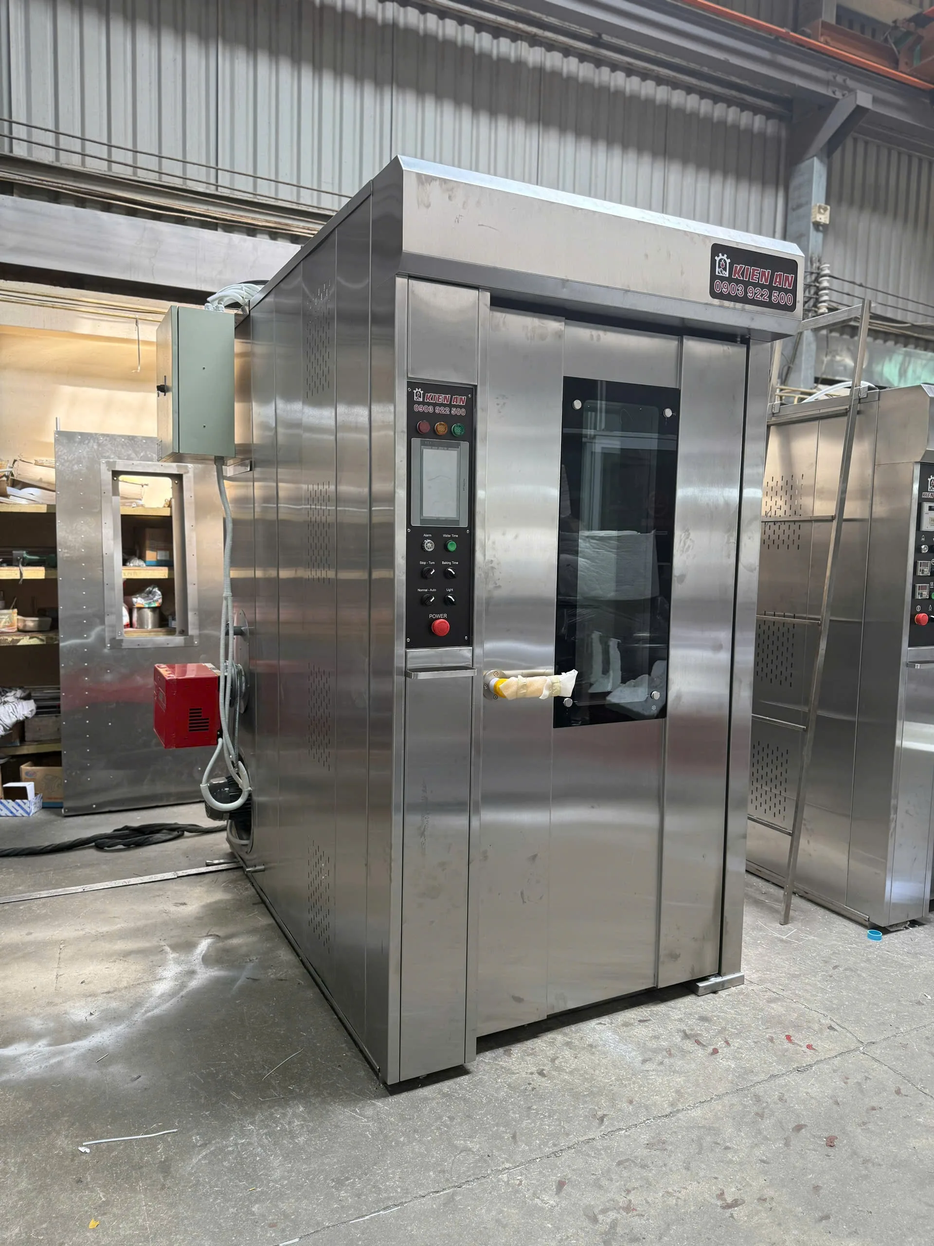 Lò bánh mì xoay 16 khay điện và dầu