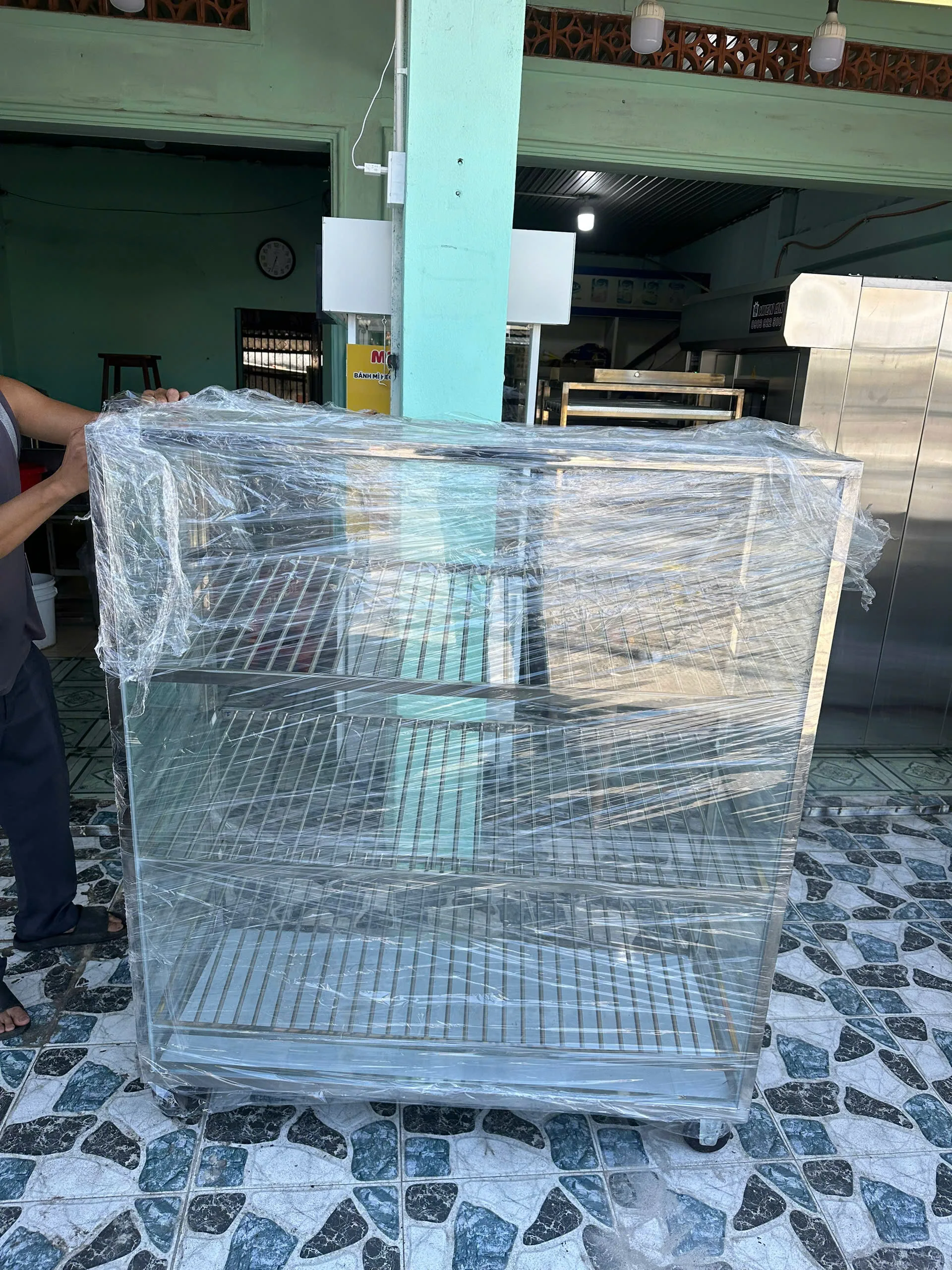 Tủ trưng bày bánh mì không - Hình ảnh 2