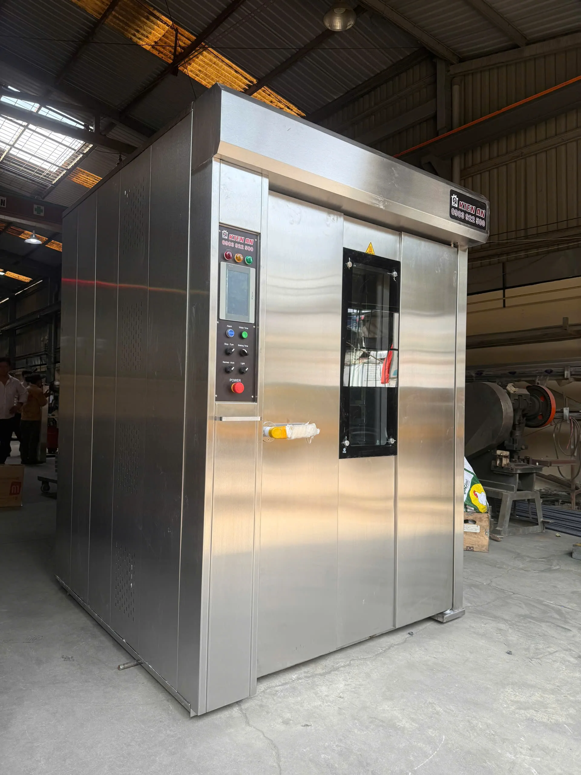 Lò bánh mì xoay 32 khay